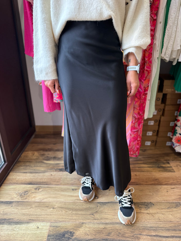 Jupe noir satin