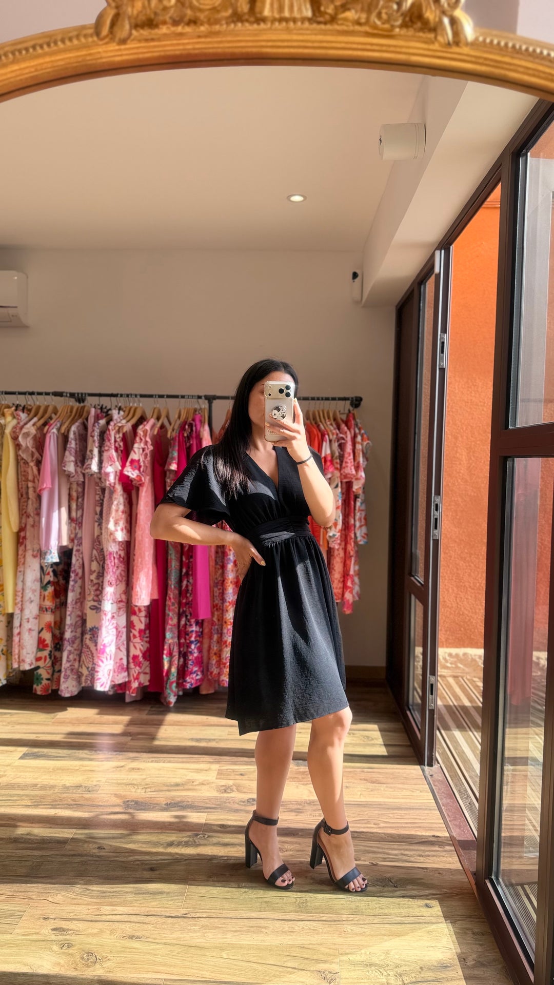 Robe courte Anail noir CURVY (PRÉCOMMANDE EXPÉDITION 28/05)