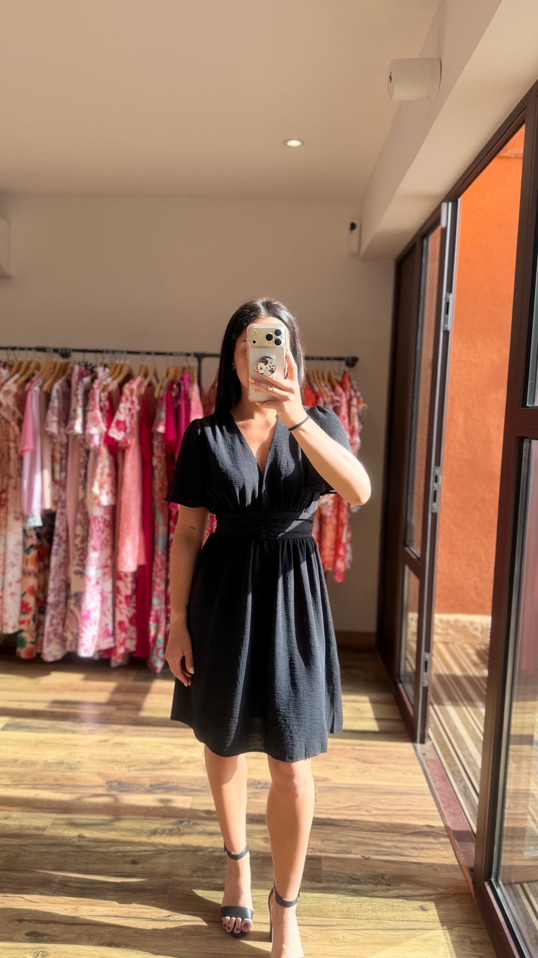Robe courte Anail noir CURVY (PRÉCOMMANDE EXPÉDITION 28/05)