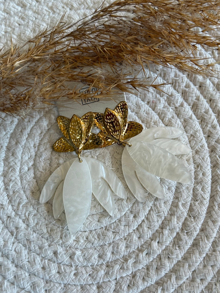 Boucles d’oreilles fleurs blanche