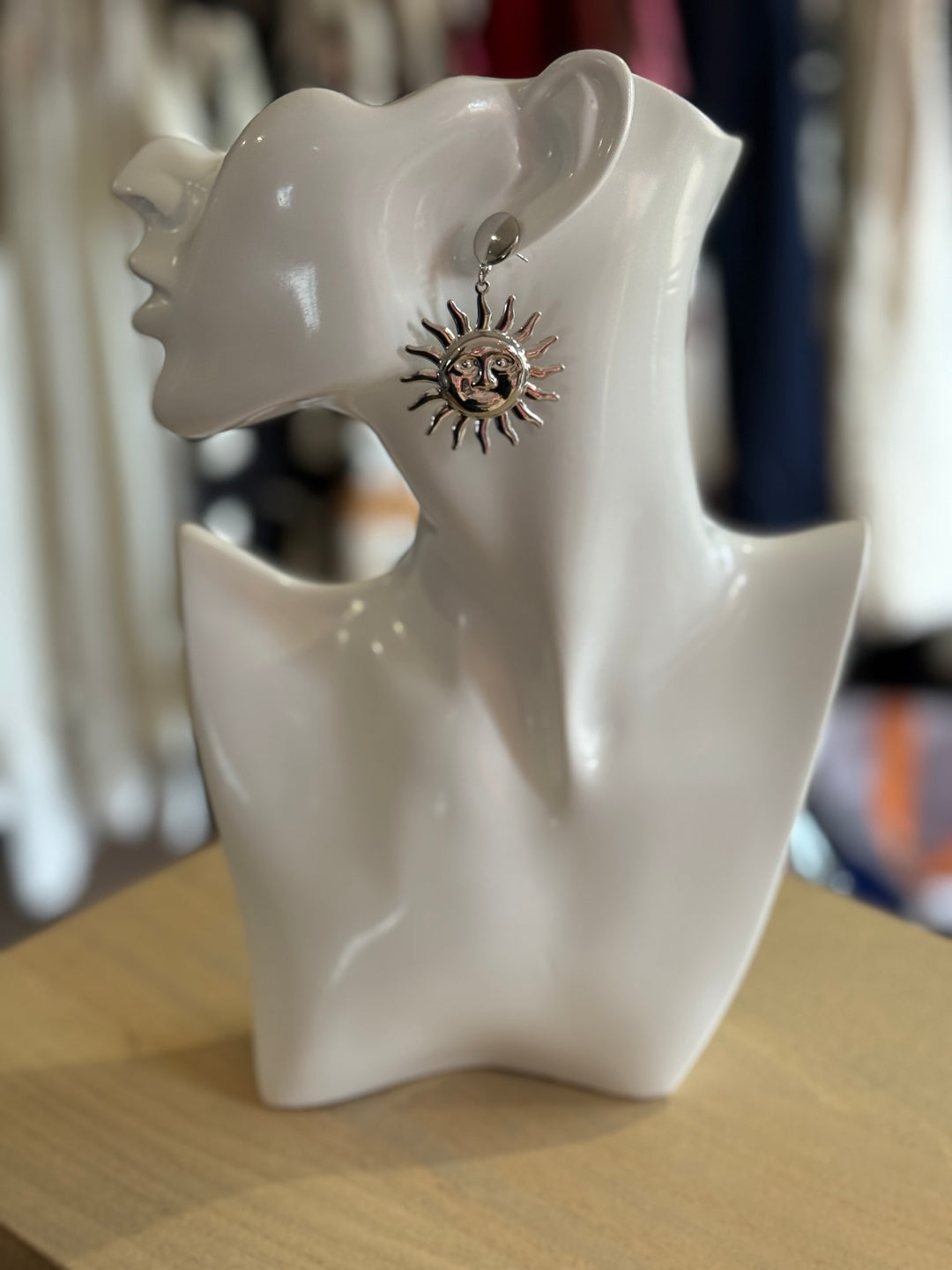 Boucles d’oreilles soleil argenté