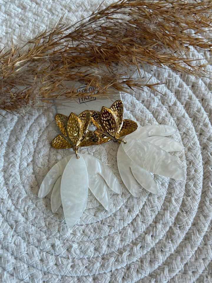 Boucles d’oreilles fleurs blanche