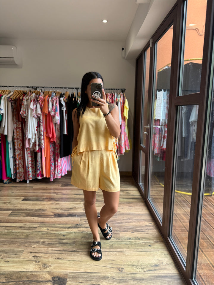 Short jaune Leonore