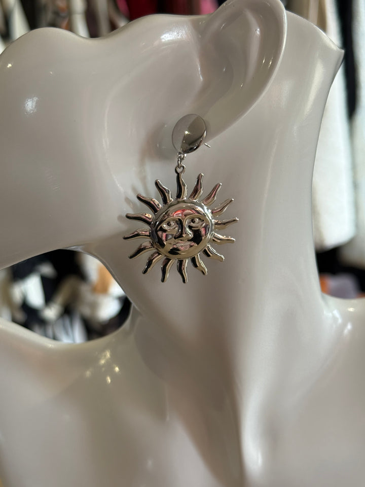 Boucles d’oreilles soleil argenté