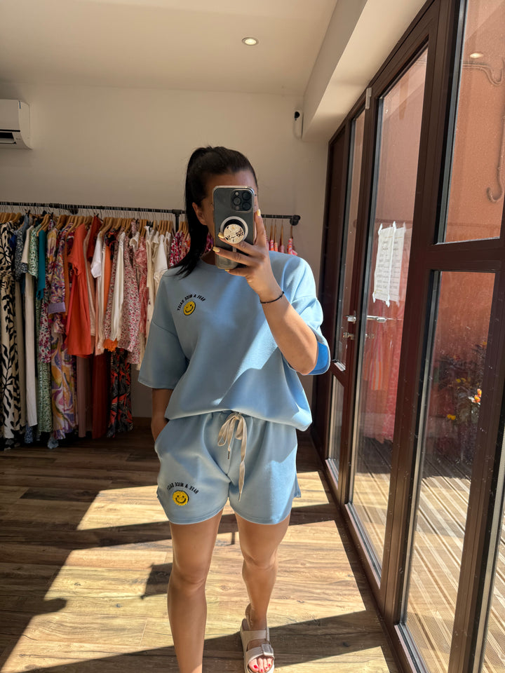 Ensemble smiley bleu