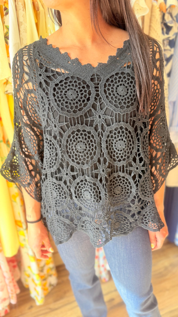 Top crochet noir
