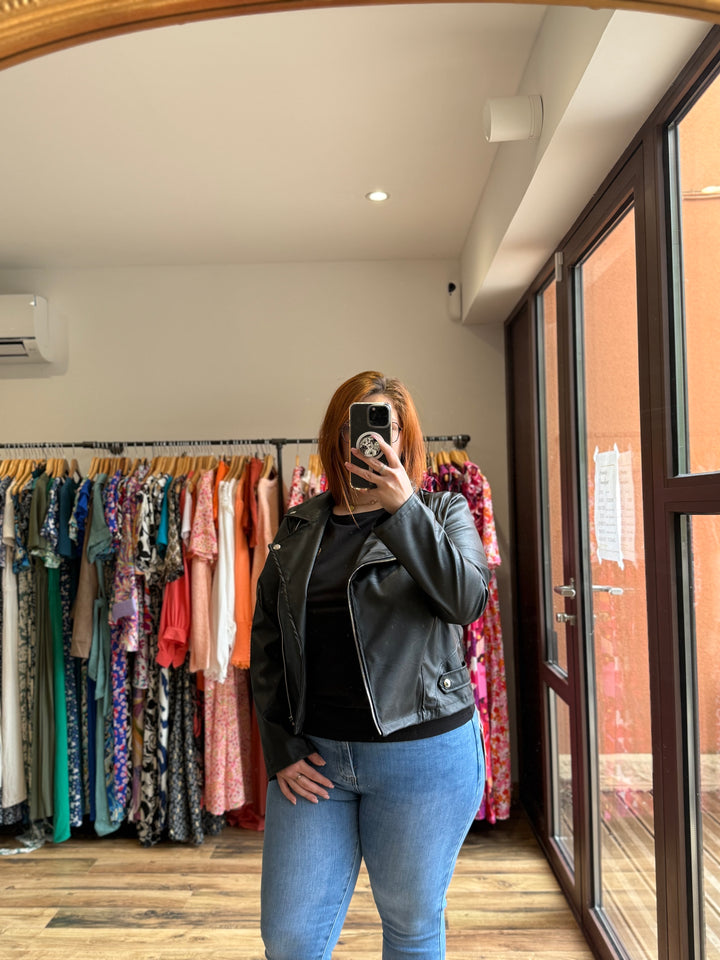 Veste simili Curvy