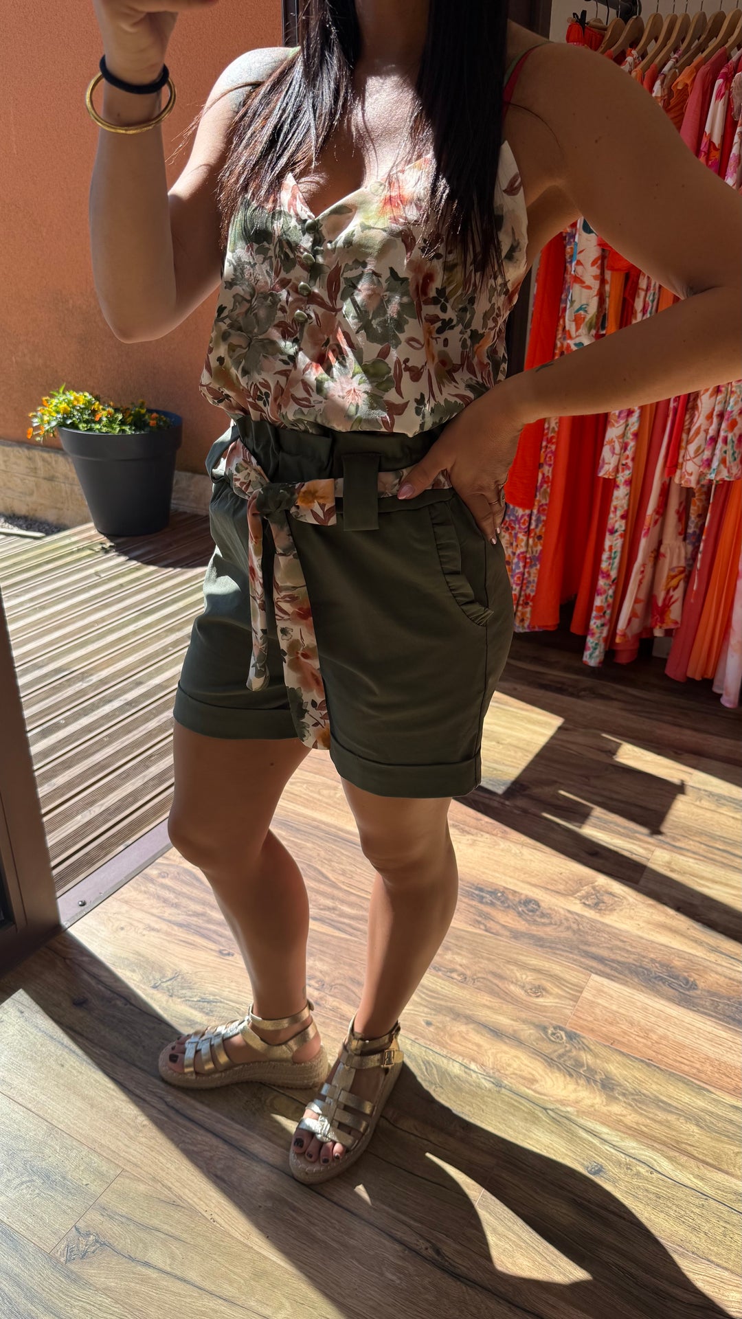 Short bommy kaki