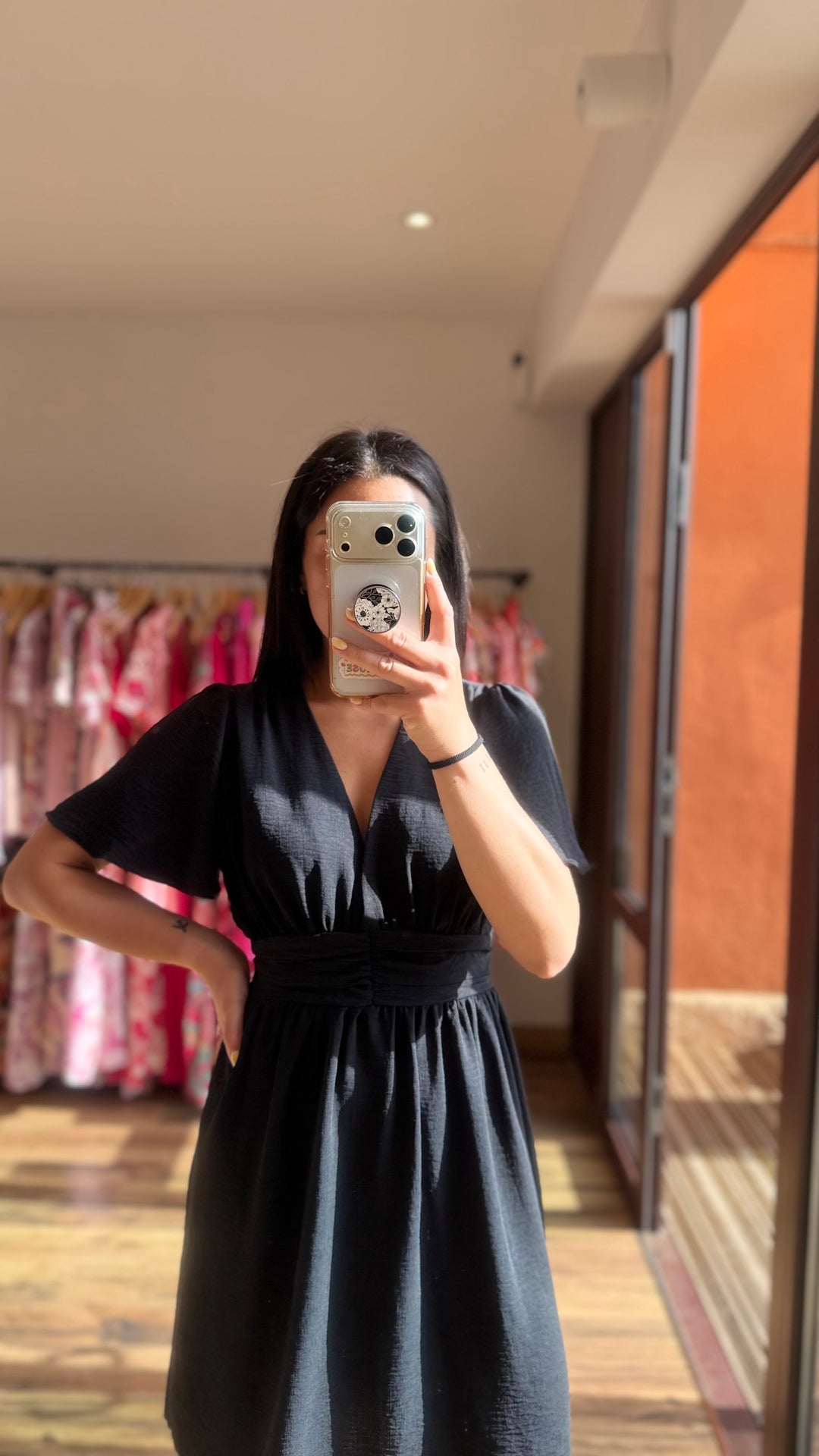 Robe courte Anail noir CURVY (PRÉCOMMANDE EXPÉDITION 28/05)