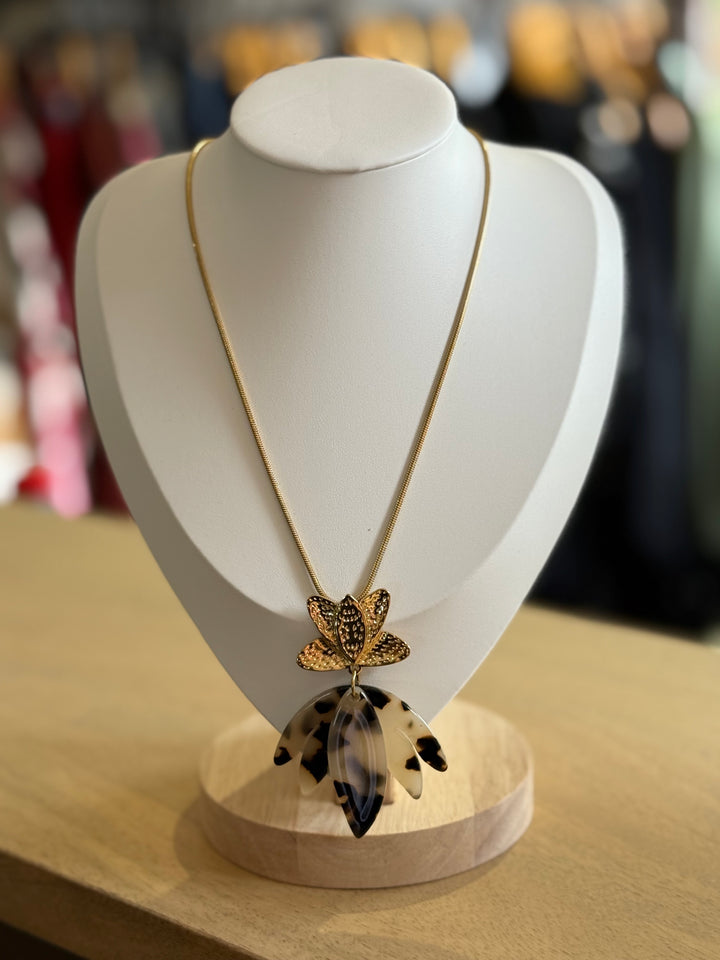 Collier fleur léopard