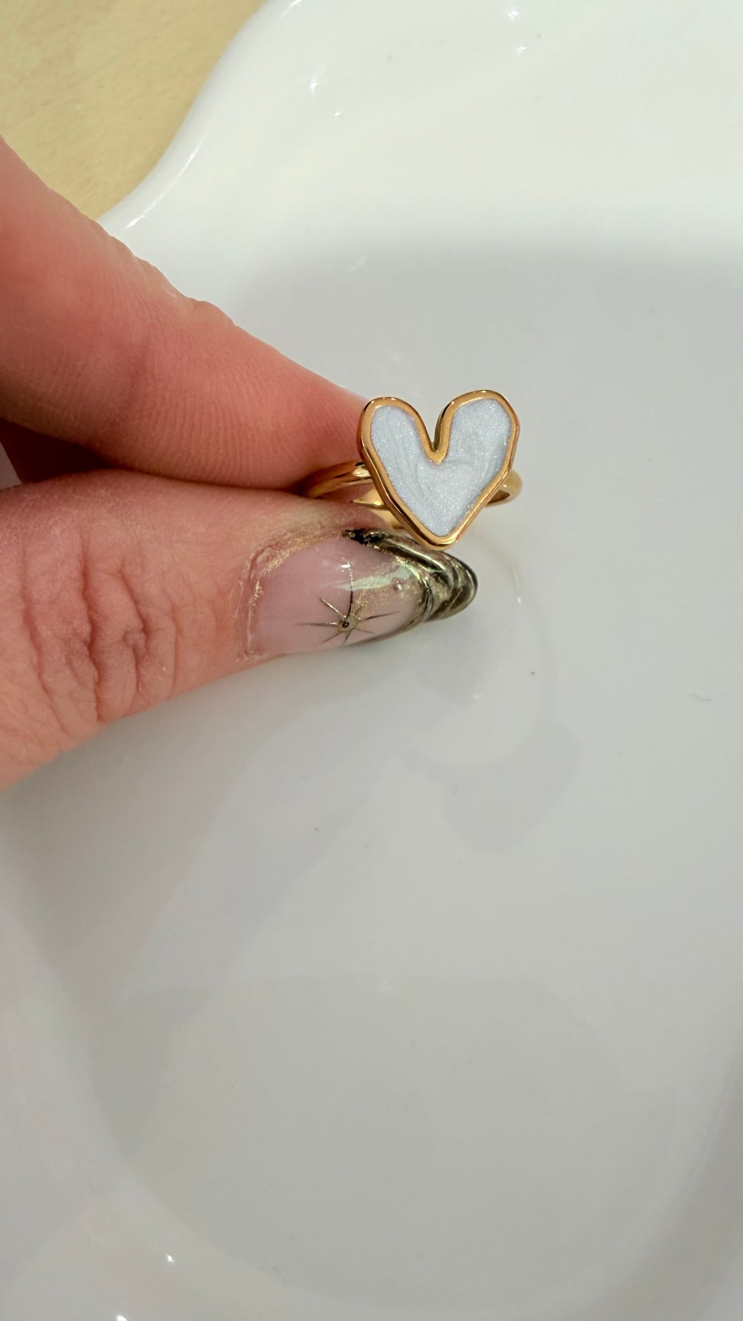 Bague mini cœur nacré