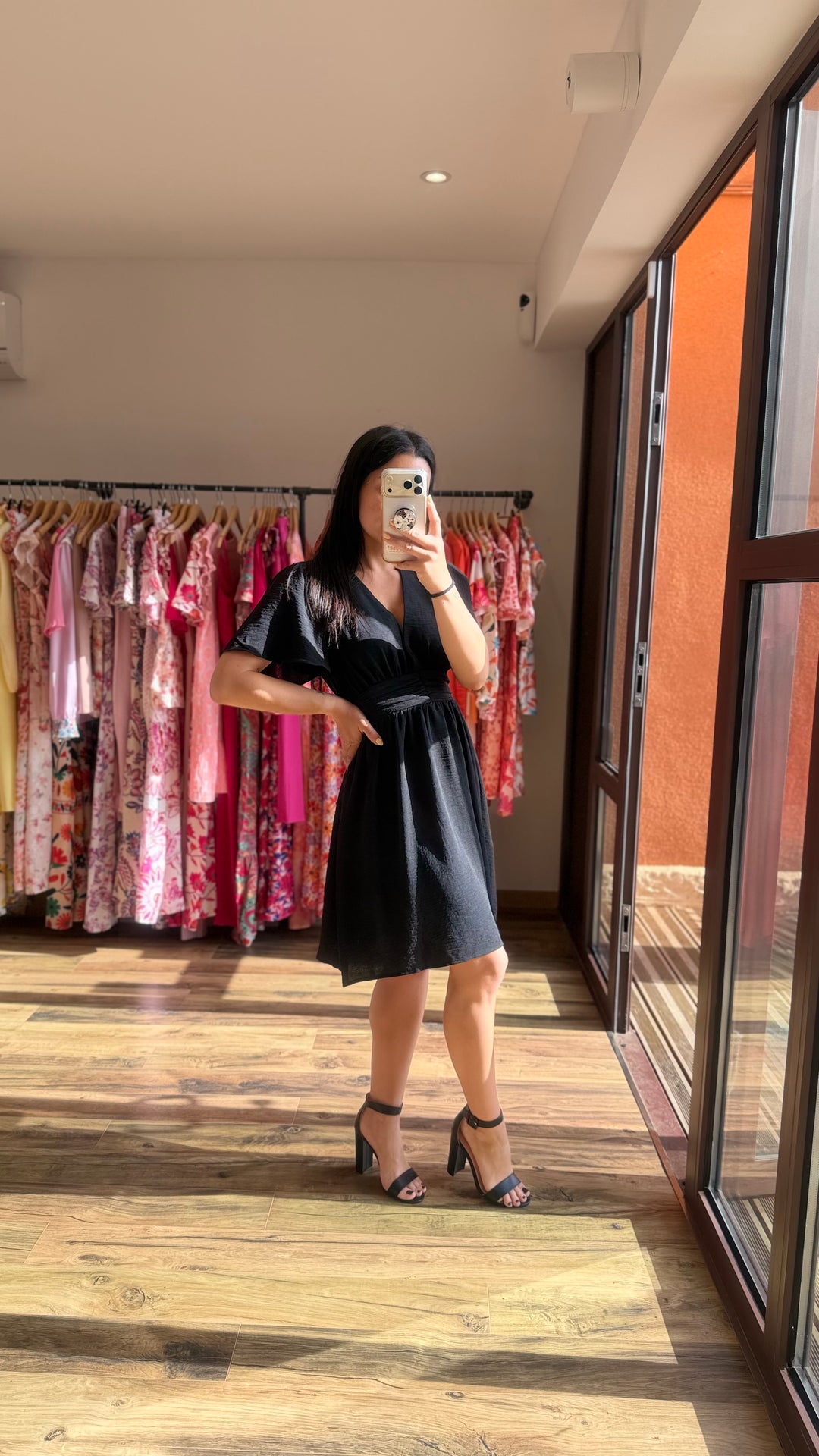 Robe courte Anail noir CURVY (PRÉCOMMANDE EXPÉDITION 28/05)