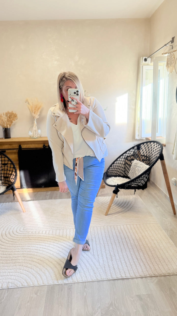 Jean Ales CURVY