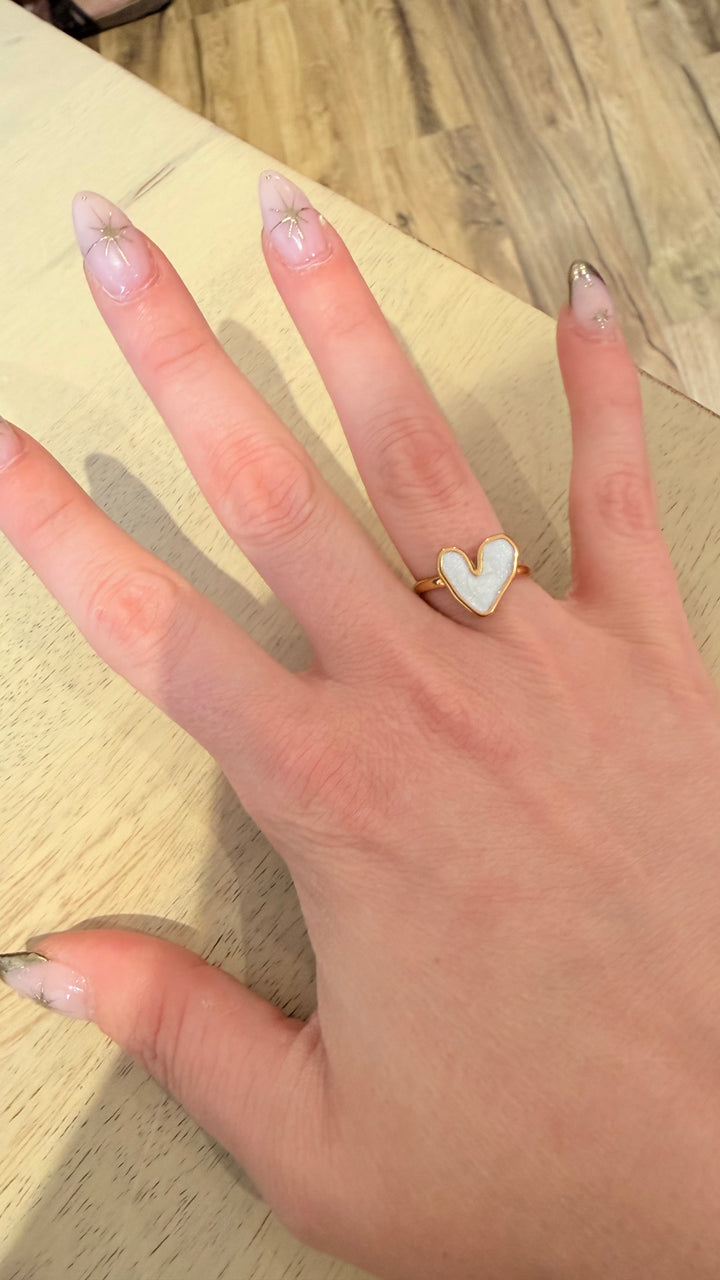 Bague mini cœur nacré