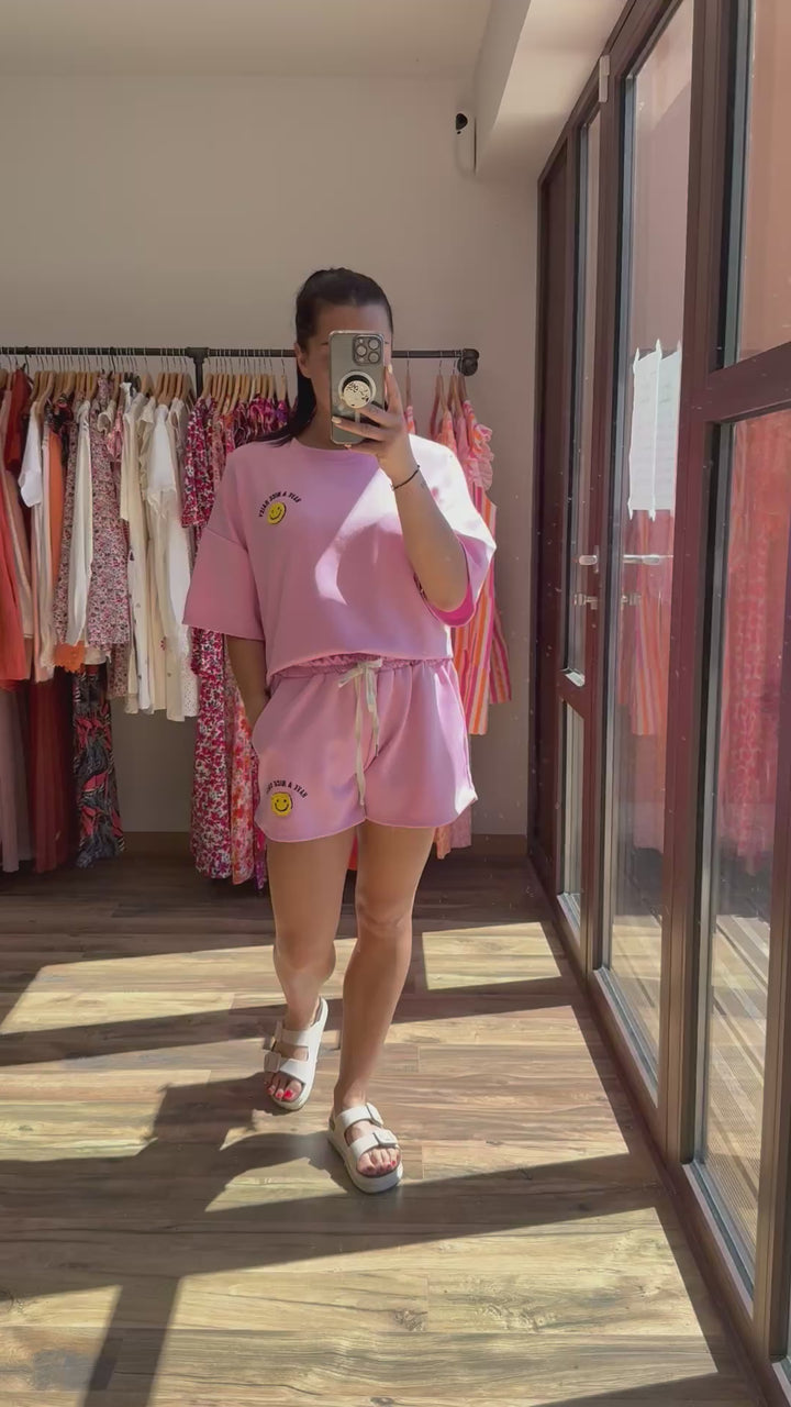 Ensemble smiley rose